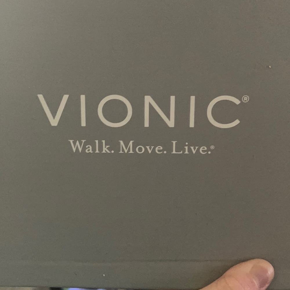 Vionic slip on shoes NWT